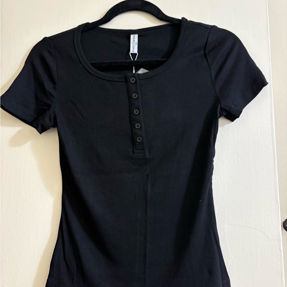 NWT Pretty Garden Cap Sleeve Henley T-Shirt